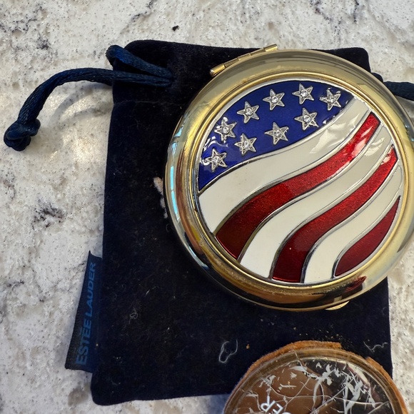 Vintage Estée Lauder Pressed Powder American Flag Compact - Picture 9 of 9